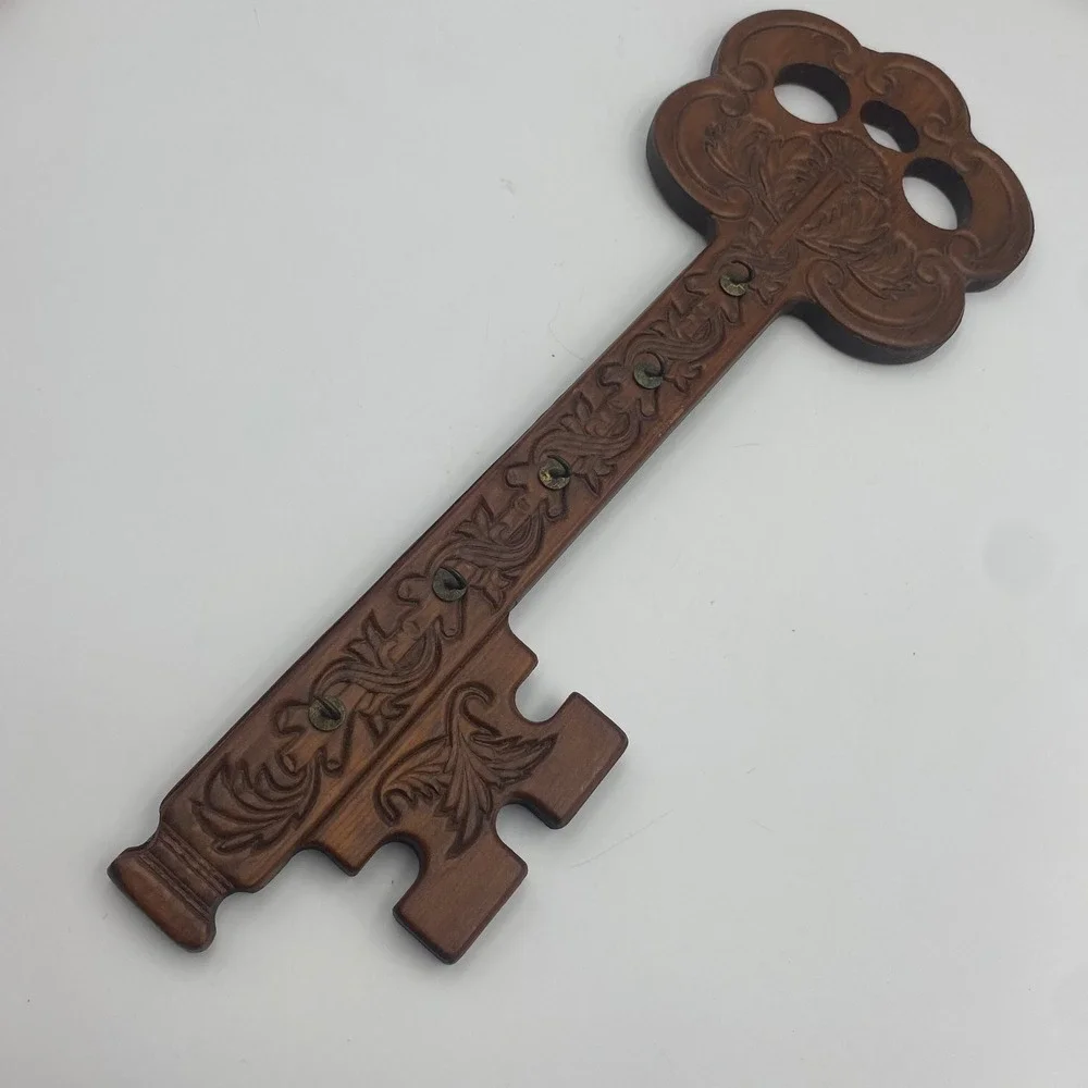 Vintage Carved Wood Skeleton Key Wall Decor 19 Inch 6 Hook Key Holder Rack Brown